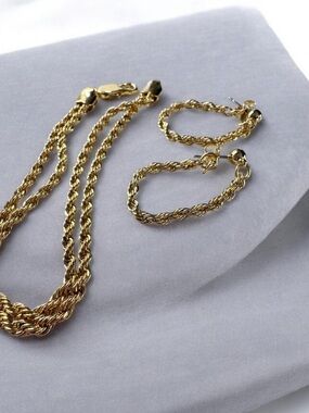 Vintage 90s Avon Gold Twist Bracelet with Matching Drop Earrings Set NIB